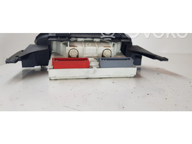 Дисплей    8200091779   Renault Clio II