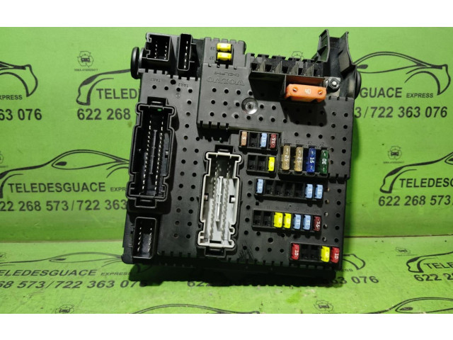 Блок предохранителей 30728512   Volvo XC90    