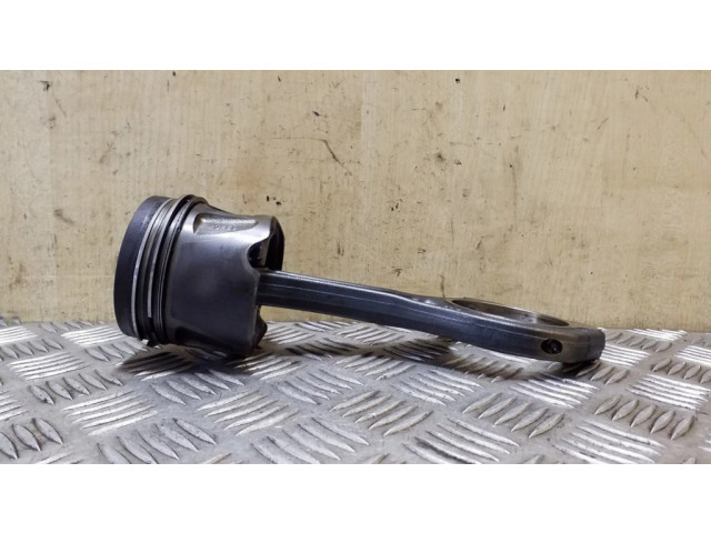 Píst 8340F Mercedes-Benz ML W164 pro naftový motor 3.0