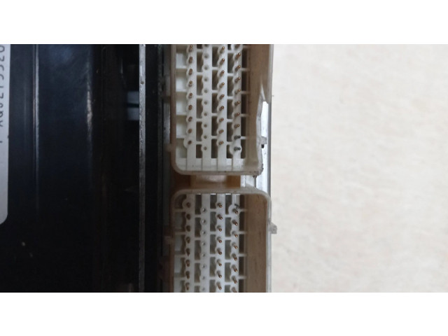 Pojistková skříňka P4686722, P4707693 Chrysler Voyager 2002