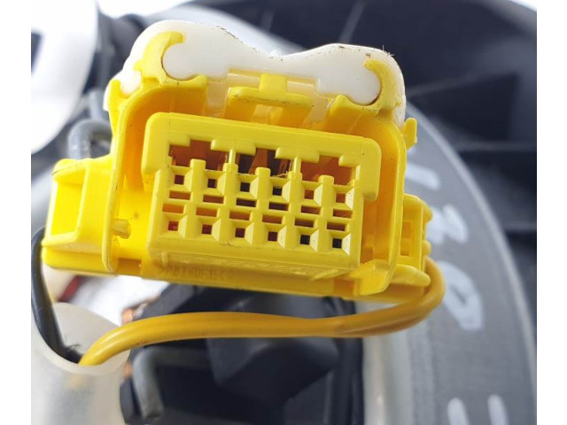 Подушка безопасности водителя 5K0880201J Volkswagen Golf Plus