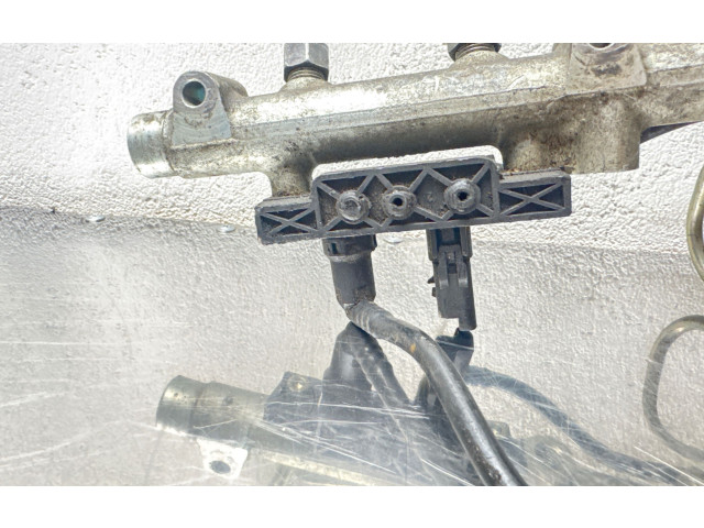 Топливная рампа 0445214017 Citroen C5 для двигателя RFN (EW10J4)