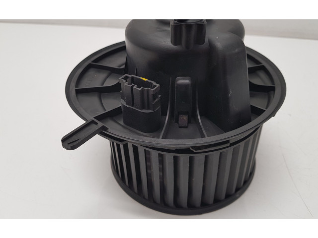 Вентилятор печки 1K1819015E Volkswagen Caddy