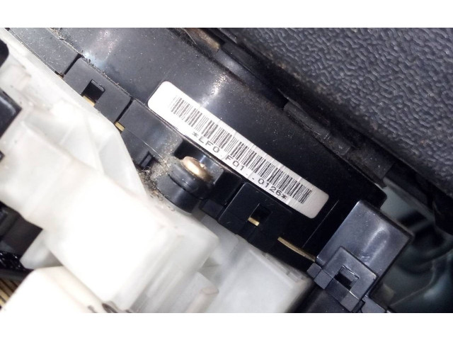 Подушка безопасности водителя LF0F010126 Mitsubishi Montero