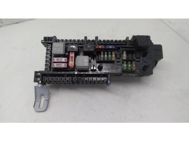 Pojistková skříňka 016706581A Mercedes-Benz E W212 2011