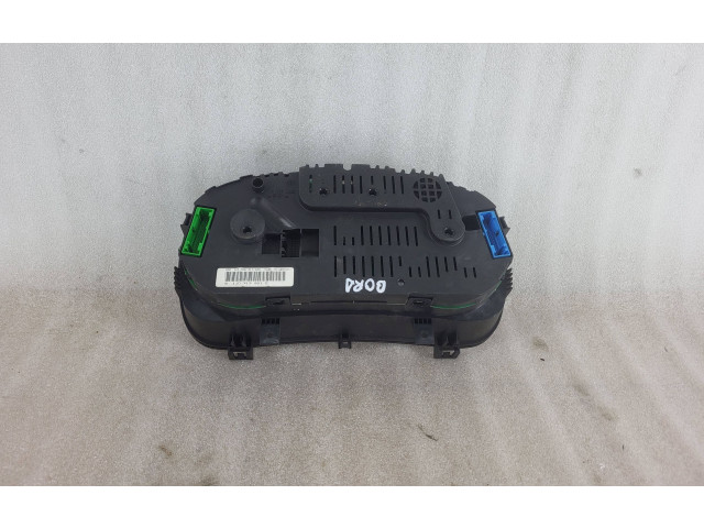 Přístrojová deska Volkswagen Bora 2000 88311301