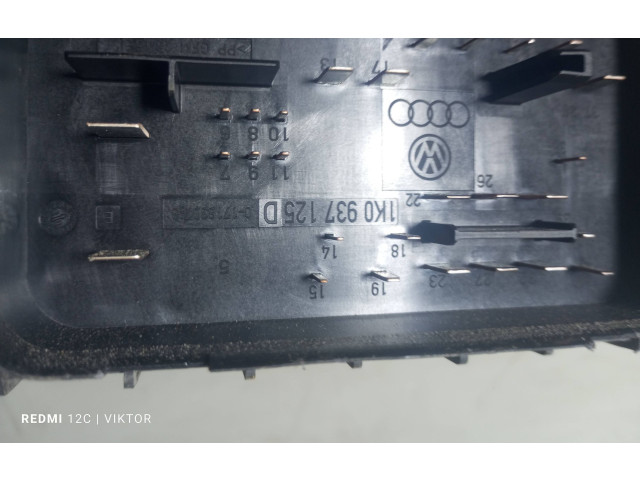 Блок предохранителей  1K0937125D   Volkswagen Touran I    