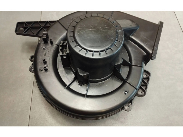 Вентилятор печки 6R1819015 Audi A1