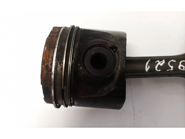  Поршень с шатуном    Volvo XC90  