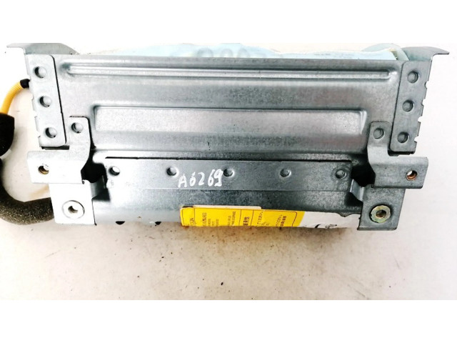 Подушка безопасности пассажира Mitsubishi Carisma