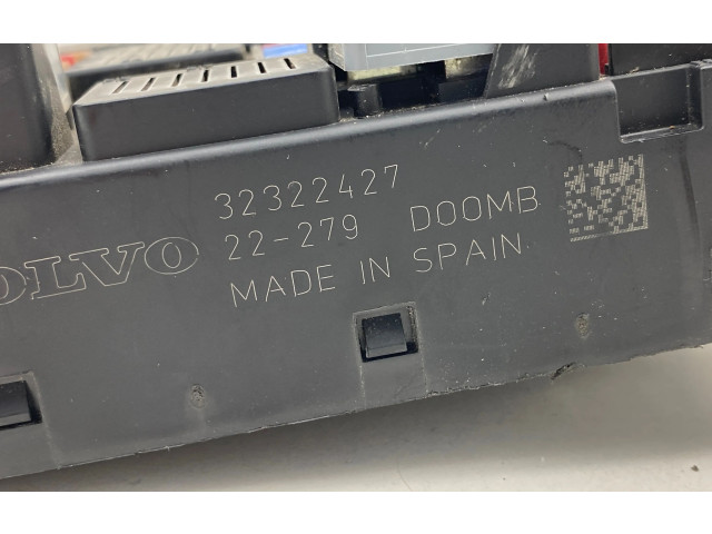 Блок предохранителей 32322427 Volvo V90 Cross Country