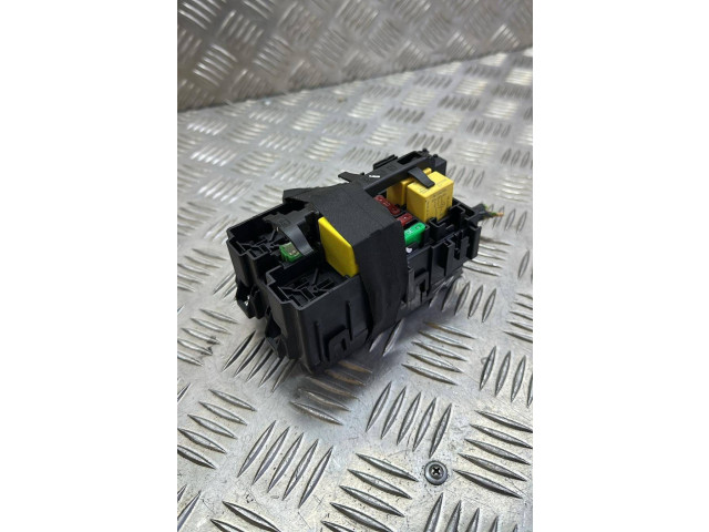 Блок предохранителей  453113302   Peugeot 2008 I    