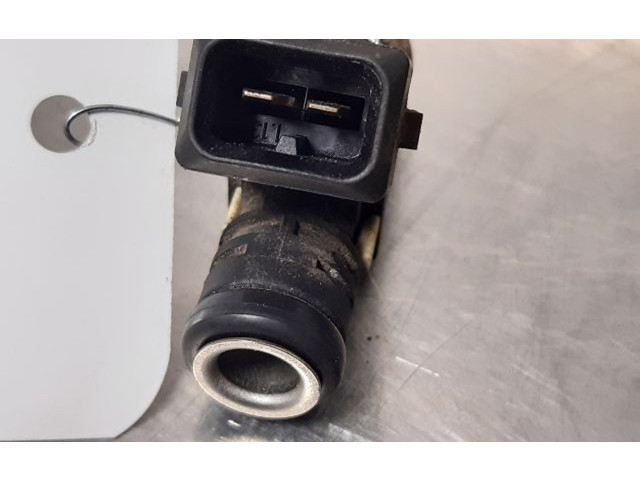 Vstřikovač 132111041872 Renault Wind