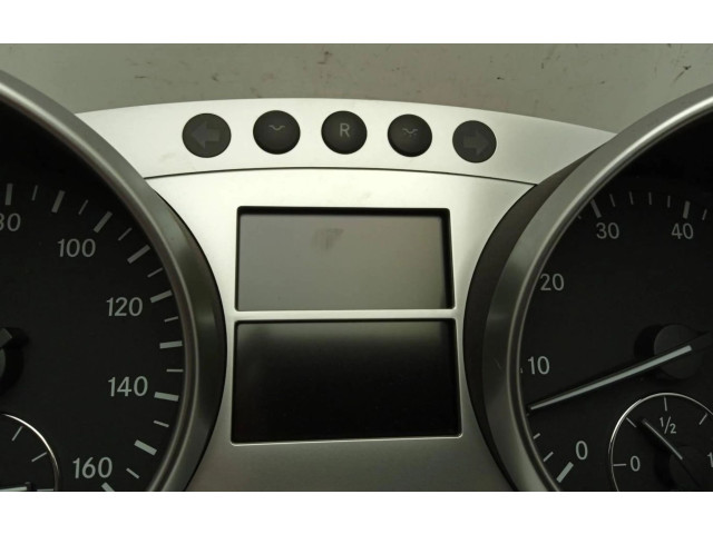 Панель приборов A2515403647   Mercedes-Benz ML W164       
