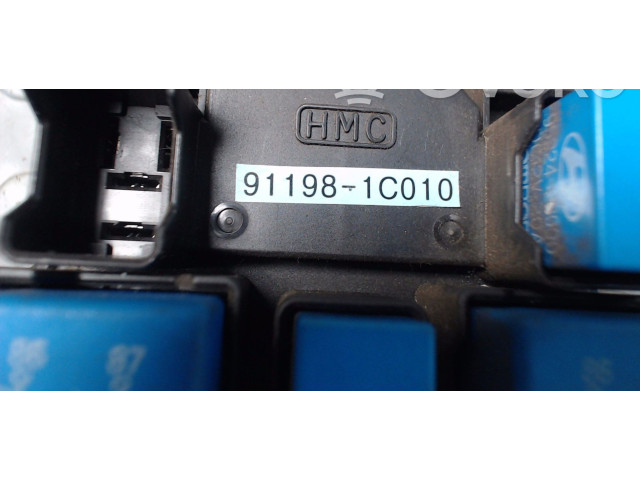 Блок предохранителей  911981C010   Hyundai Getz    