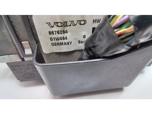 Блок предохранителей  8676284   Volvo S60    