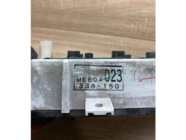 Панель приборов MR233618 Mitsubishi Colt