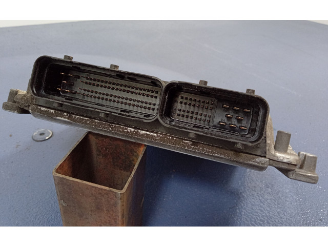 Блок управления двигателем ECU