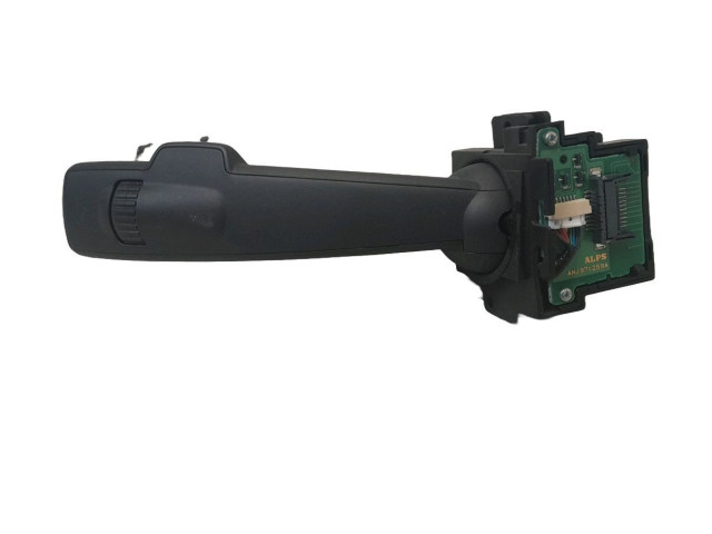 Ручка стеклоочистителей 31394007   Volvo V60