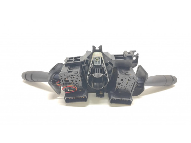 Подрулевой переключатель 8200399390 Dacia Logan I