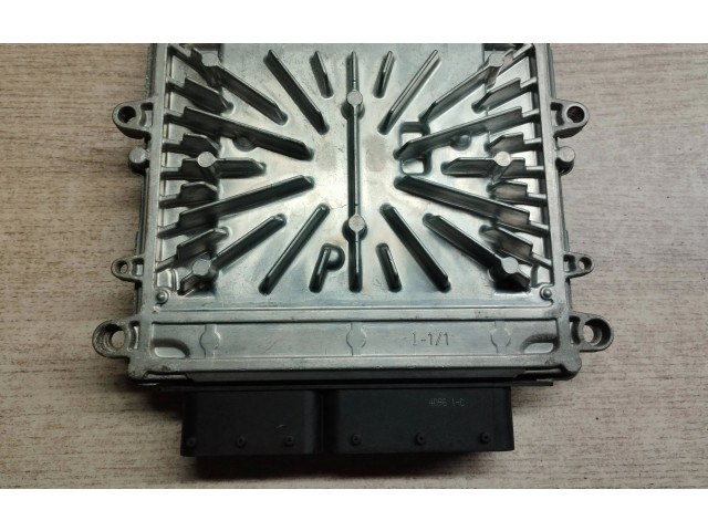 Блок управления двигателя 30729826A, 0281012103 Volvo V70