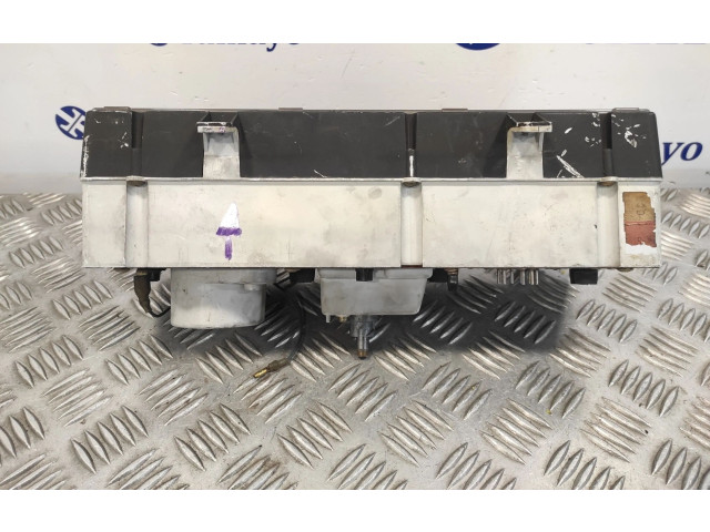 Přístrojová deska Nissan Patrol 160 1984