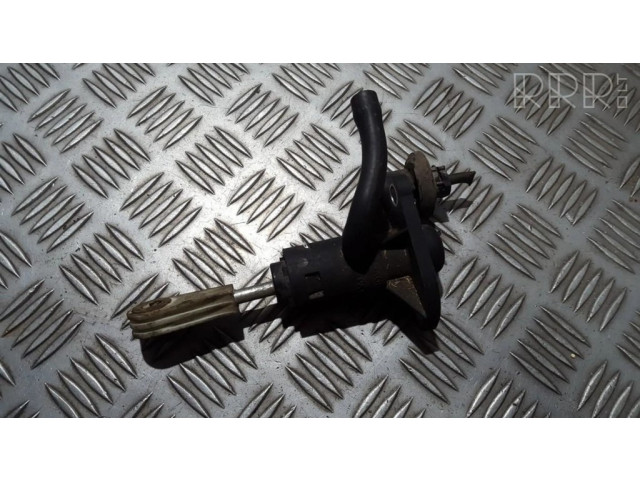 Главный цилиндр сцепления