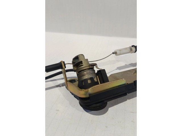 Замок багажника 3B9827297A, COMPISTOLAELETRICA    Volkswagen PASSAT B5.5 2001 - 2005 года