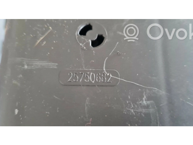 Блок предохранителей  25750682   Chevrolet Express    