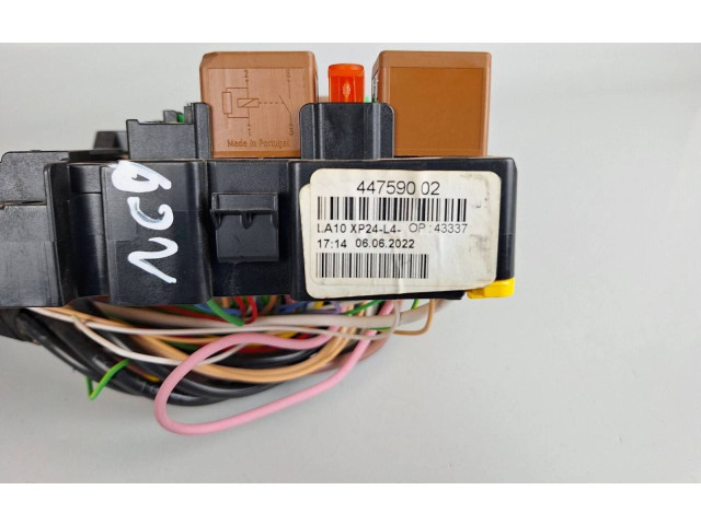 Блок предохранителей 9804848480 Peugeot 2008 II