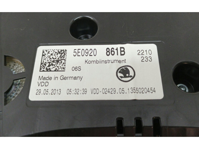 Панель приборов 5E0920861B   Skoda Octavia Mk3 (5E)       