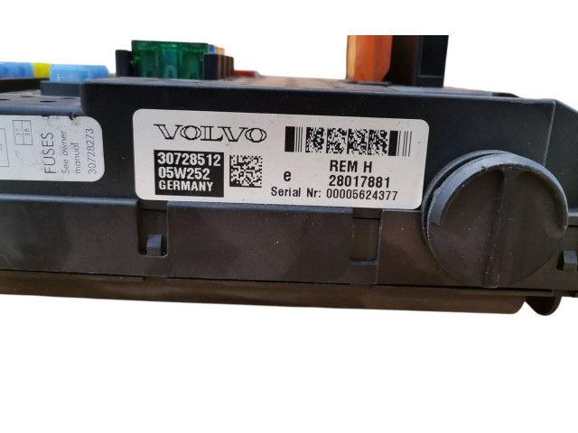 Блок предохранителей 30728512, 28017881   Volvo XC90    