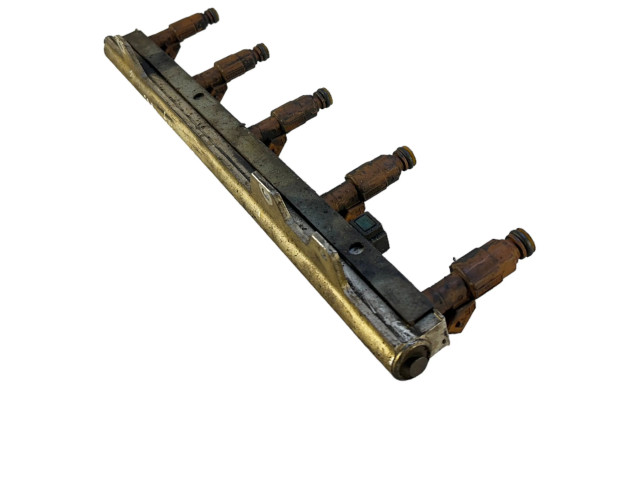 Топливная рампа    Volvo S60  