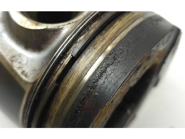 Поршень с шатуном D5244T15 Volvo XC60