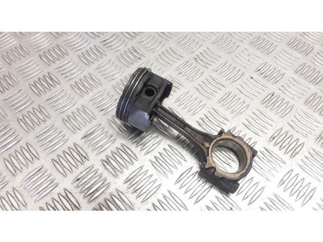 Píst    Nissan Micra  pro benzínový motor 1.2  