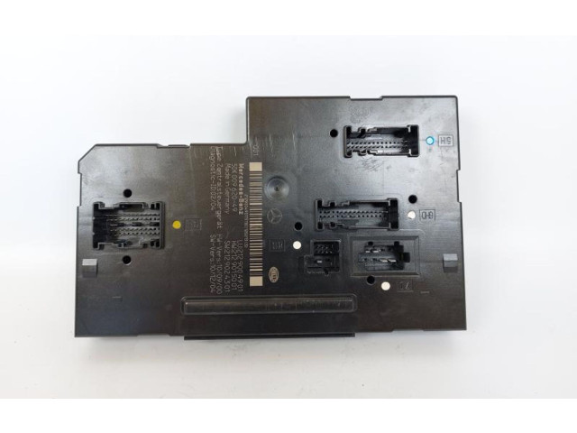   Pojistková skříňka 2129004901   Mercedes-Benz E AMG W212 2009