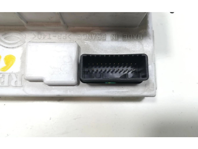 Дисплей 8200380298A Renault Clio II