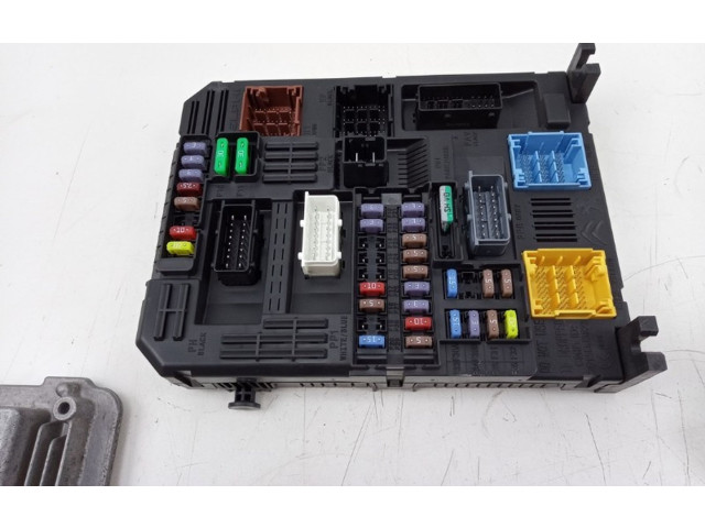 Блок управления впрыском 9825318180, 0281034189   Peugeot 5008 II