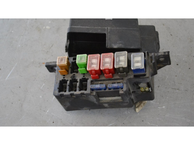 Pojistková skříňka Nissan Serena 1996