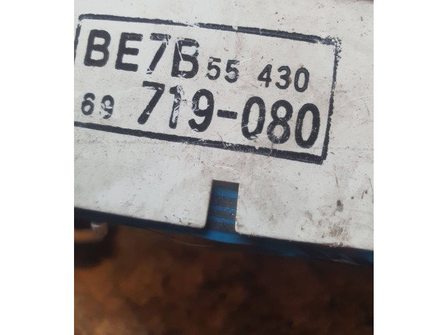 Панель приборов 769216250, 69719080   Mazda 323 F       