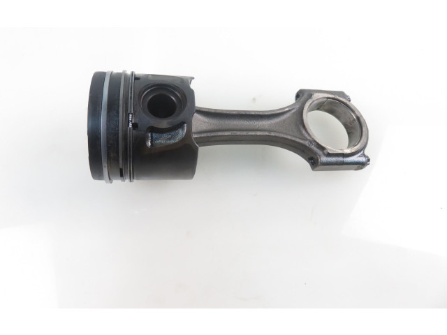 Поршень с шатуном 4HN Mitsubishi Outlander