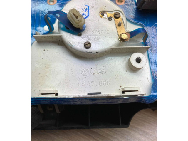 Přístrojová deska  Audi 80 90 B2 1978 81117434, 88471066  