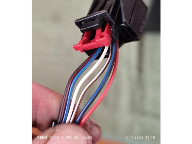 Зеркало электрическое Volkswagen Golf Plus 2005 - 2013 года