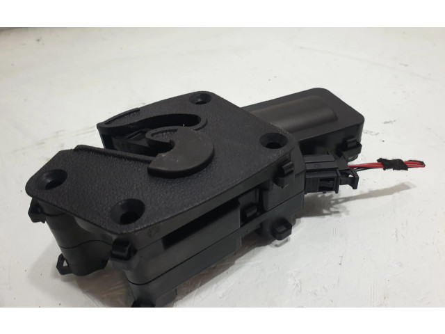 Замок багажника 3T0827299B Skoda Superb B6 (3T) 2008 - 2015 года