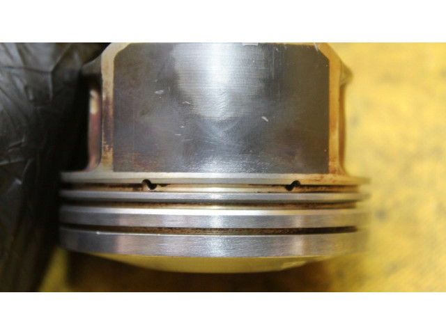  Поршень с шатуном    Audi A6 S6 C5 4B  