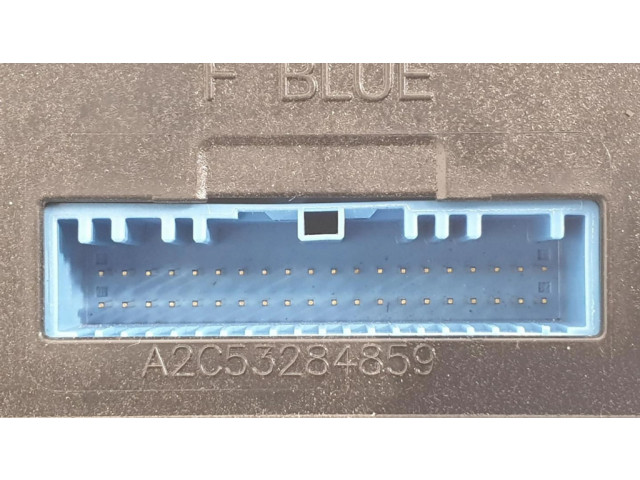 Блок предохранителей 284B15364R Ford Fiesta