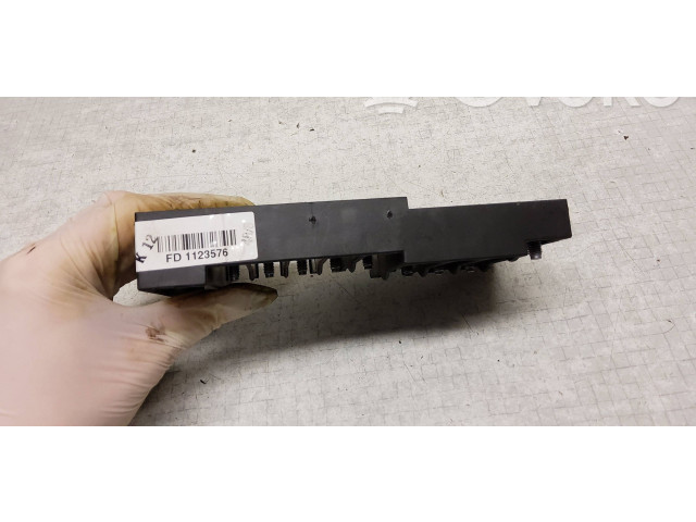 Блок предохранителей 7H6970187, 7H0937550A   Volkswagen Transporter - Caravelle T5      