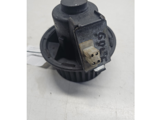 Вентилятор печки 881034737 Volkswagen Golf II