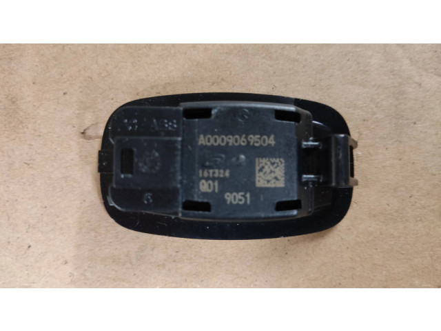 Фонарь освещения передних мест