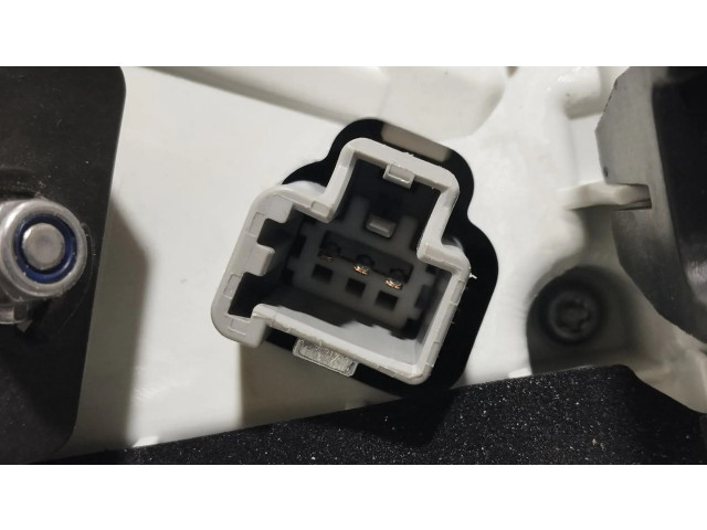 Задний фонарь Jaguar XE 2015- года